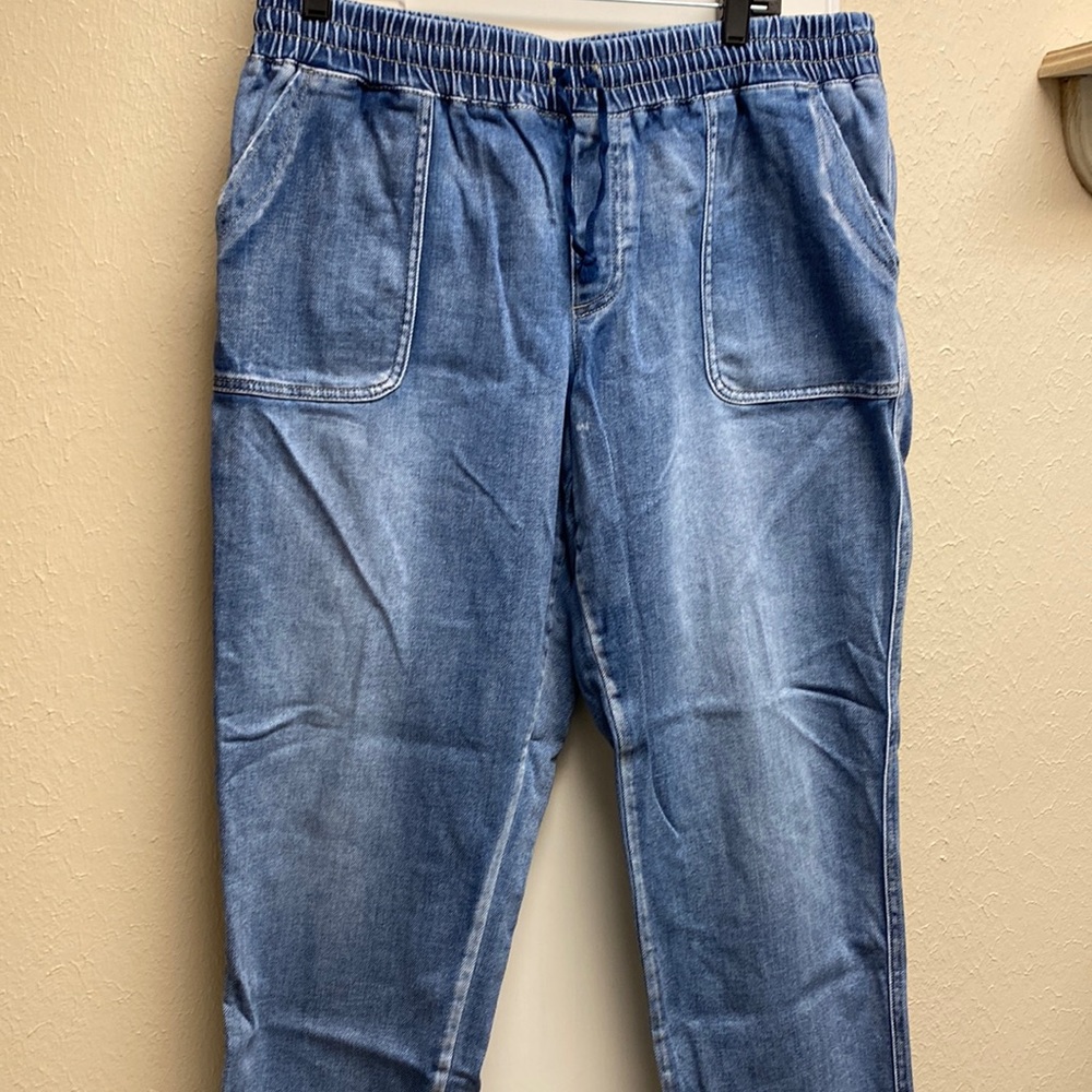 Elastic waist jeans